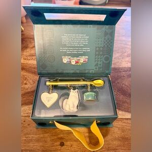 New, Open Box 2022 Fancy Feast Feastivities Cat Ornament, Collectible Limited Ed